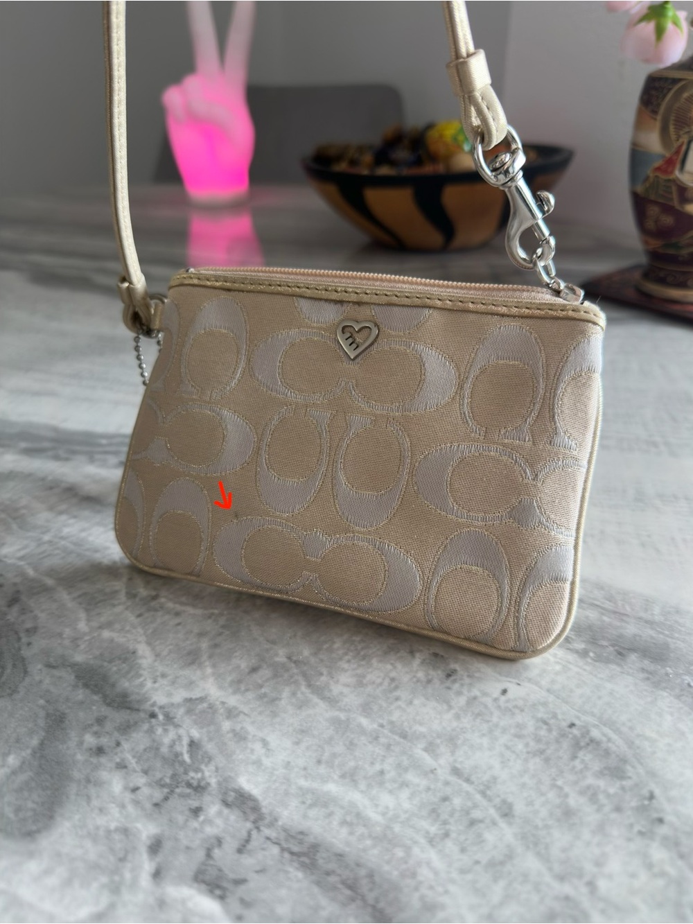 Coach Poppy Signature Jacquard Heart Wristlet - Picture 8 of 8